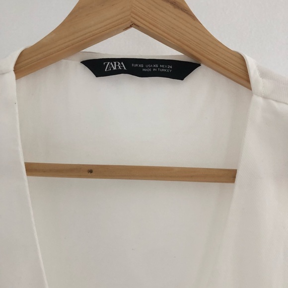 Zara blouse size XS - Picture 3 of 3